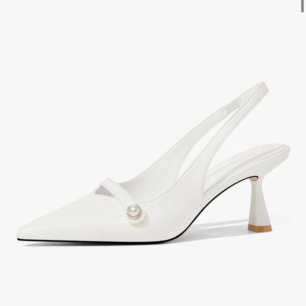 NWT Kitten Heel Slingback